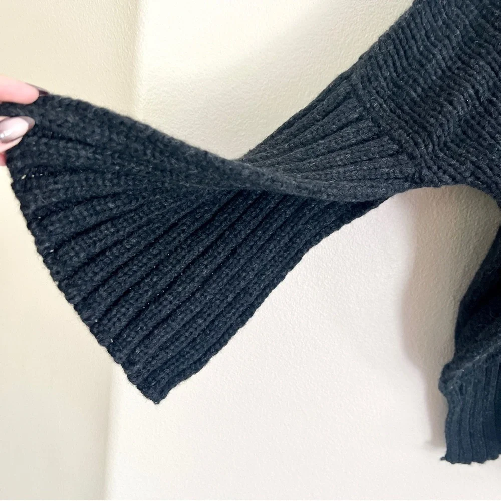 SMYTHE Turtleneck Blanket Sweater in Charcoal Black - Picture 10 of 12